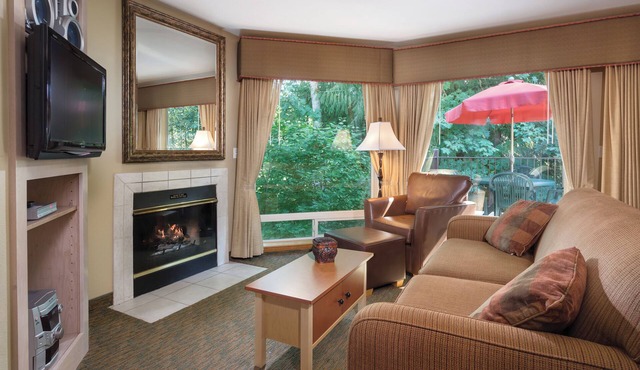 Whispering Woods Resort - One Bedroom