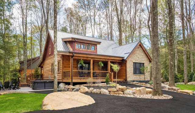 Willowcrest: Brand NEW, Lake Access w. Dock Slip, Dog Friendly, Hot Tub