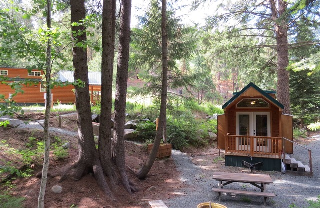 Antone Creek Lodge 