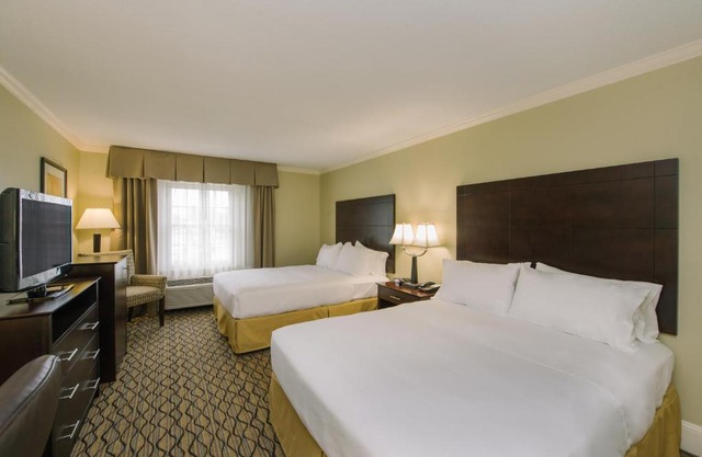 Holiday Inn Express Suites Merrimack Ihg Hotel 