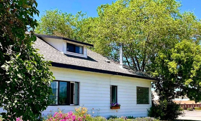 Soda Springs House | Charming Soda Springs Home