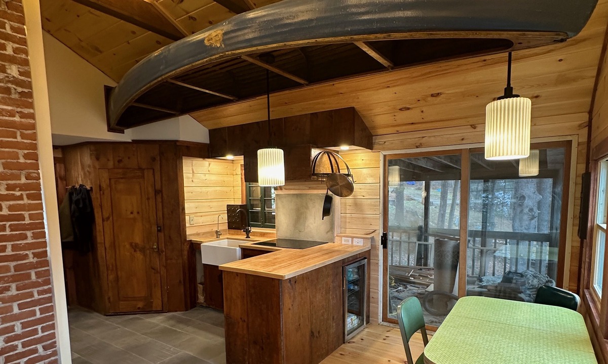 Rindge Cottage | Waterfront 2-bedroom Lake House in Rindge