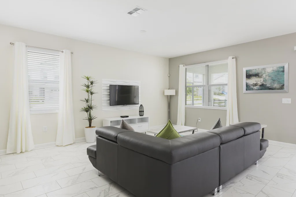 Photo of Livingroom in Lake Arrowhead