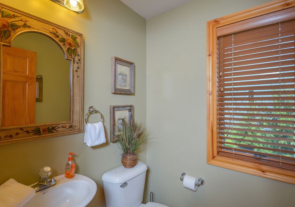 Photo of Bathroom in Waterfront Greens
