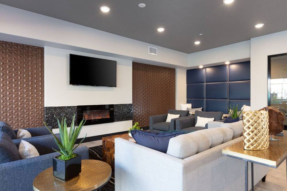 Photo of Livingroom in Downtown