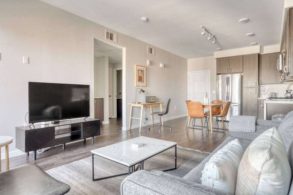 Photo of Livingroom in Downtown