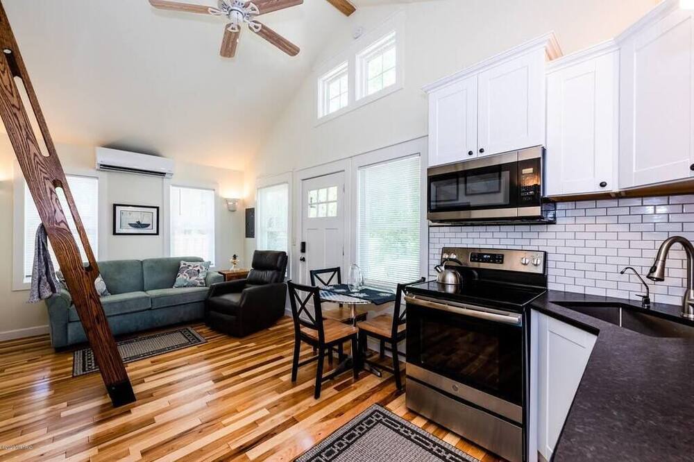 Photo of Bedroom in Paw Paw Lake