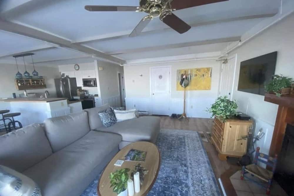 Photo of Livingroom in Mackinac Island