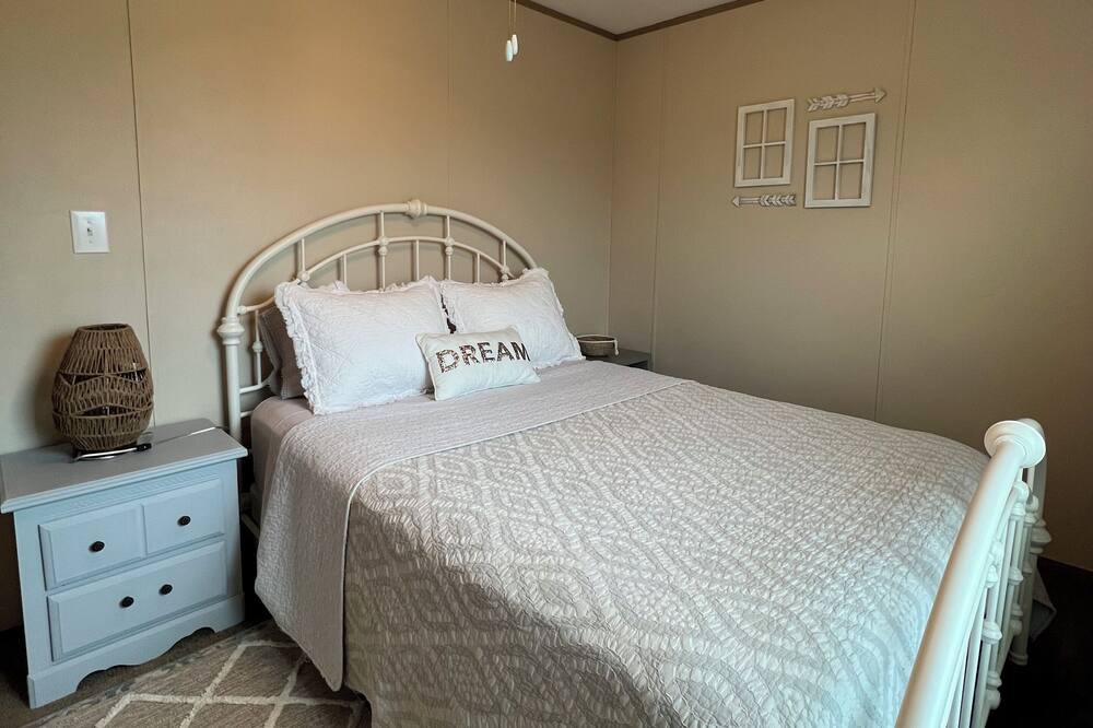 Photo of Bedroom in Yancey