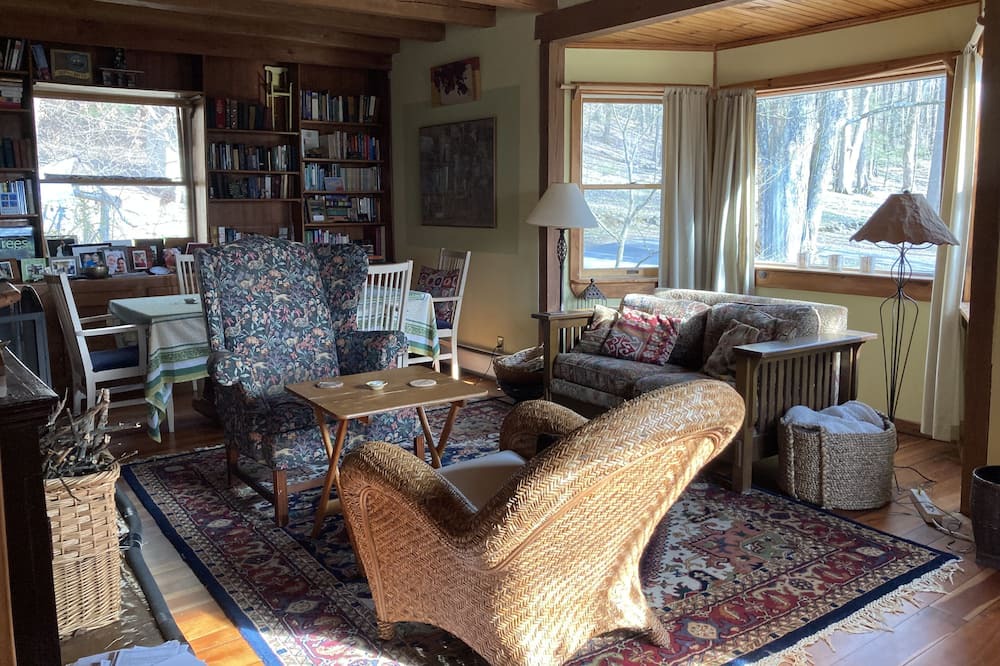 Photo of Livingroom in Falls Village