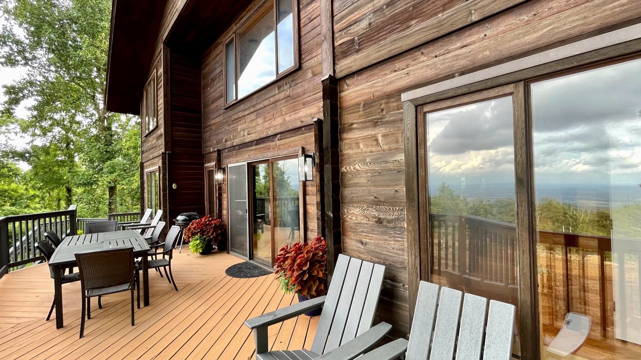 Photo of Patio Balcony in Bluemont