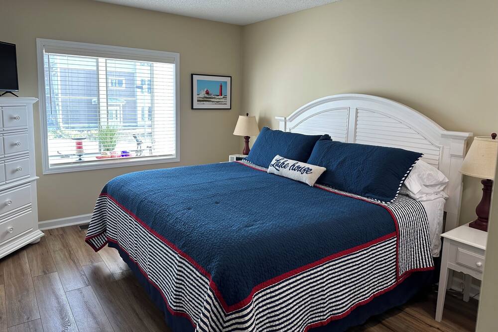 Photo of Bedroom in Spring Lake