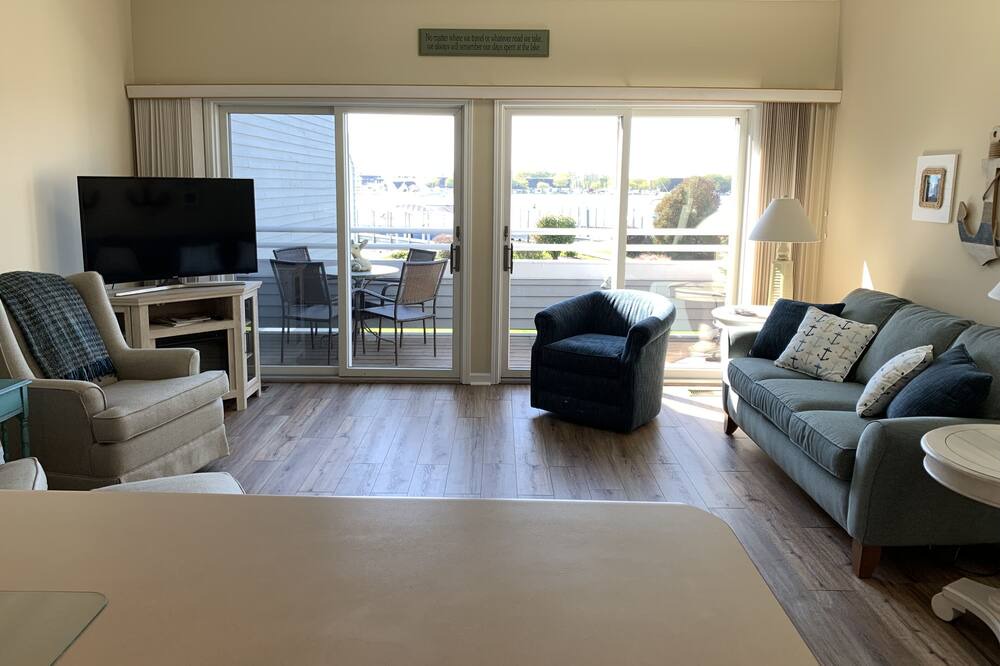 Photo of Livingroom in Spring Lake