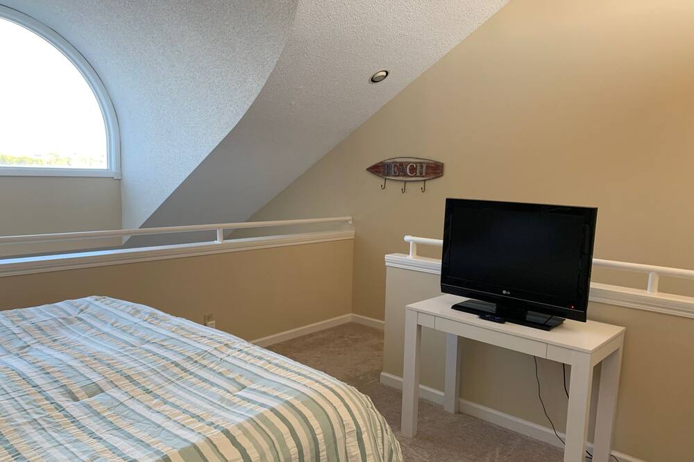 Photo of Bedroom in Spring Lake