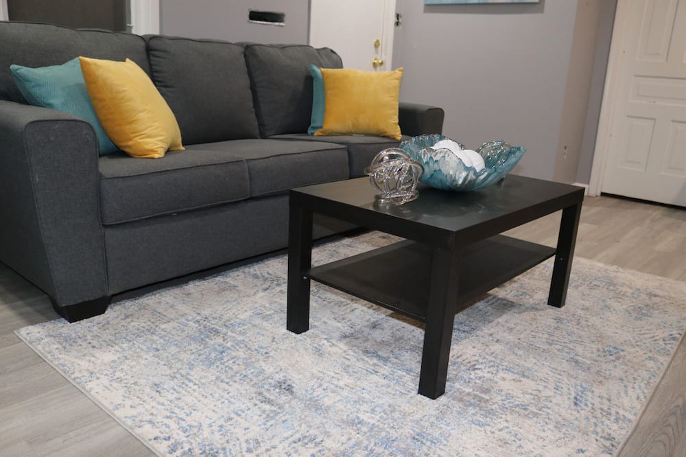 Photo of Livingroom in Flint