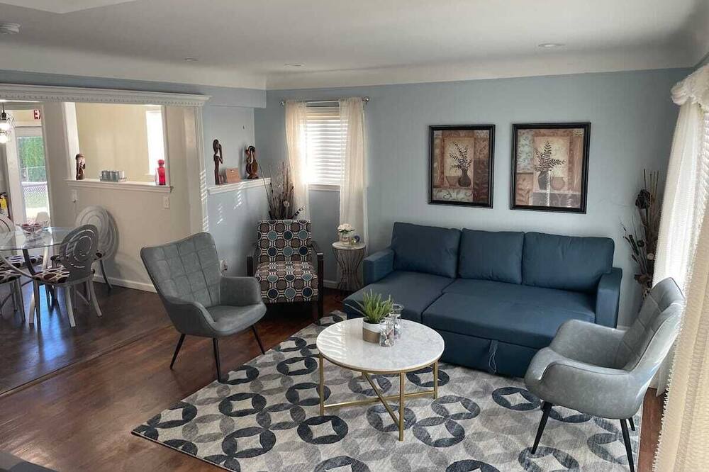 Photo of Livingroom in Eastpointe
