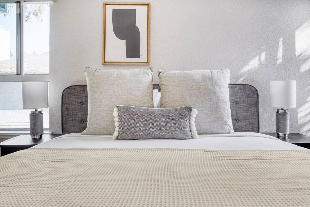 Photo of Bedroom in Willow Glen