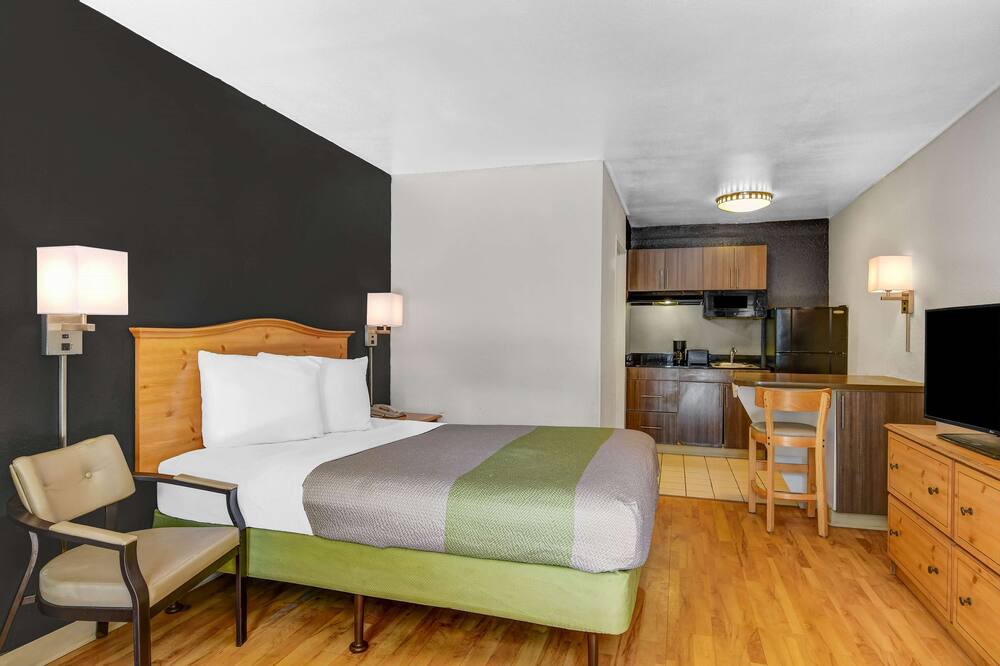 Photo of Bedroom in Roswell