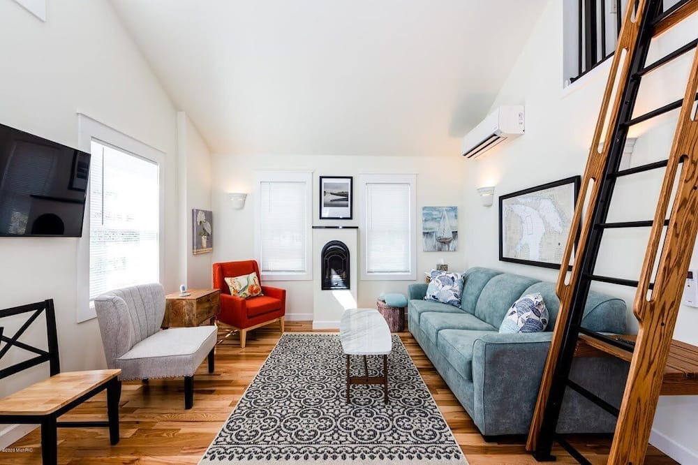 Photo of Livingroom in Paw Paw Lake
