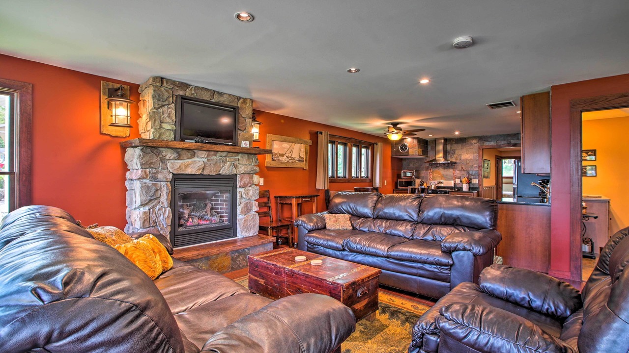 Photo of Livingroom in Newville
