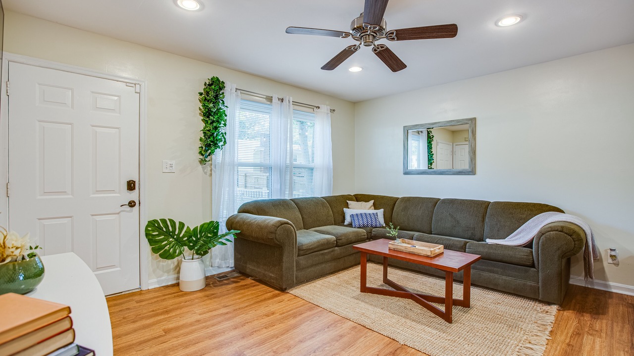 Photo of Livingroom in Ruby