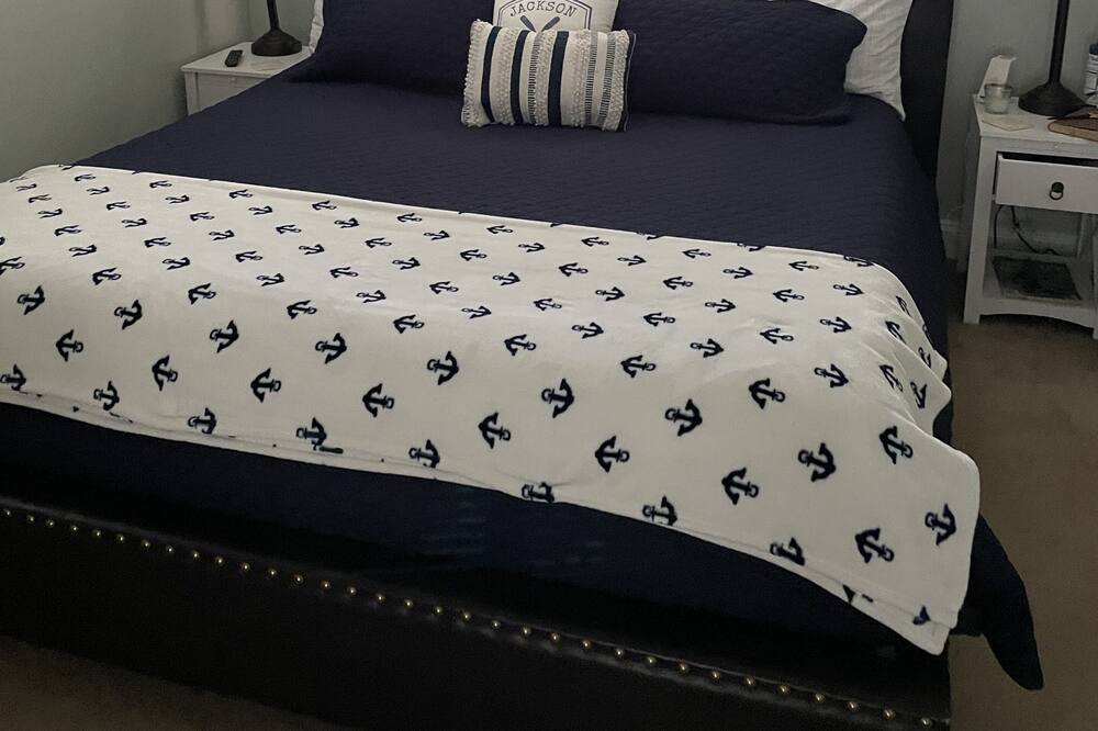 Photo of Bedroom in Talladega