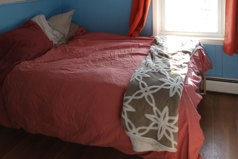 Photo of Bedroom in Nelsonville