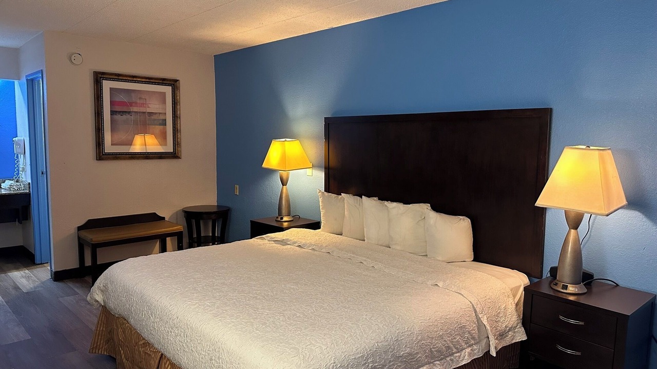 Photo of Bedroom in Flint