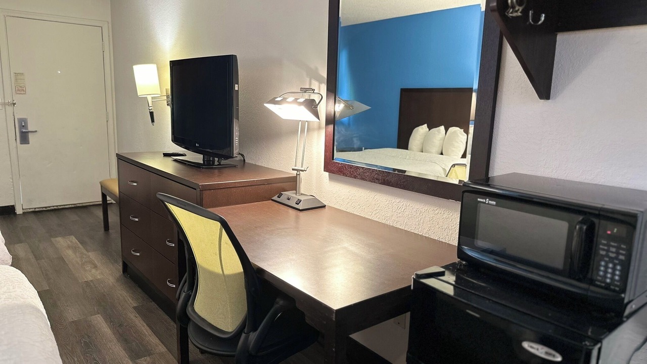 Photo of Bedroom in Flint