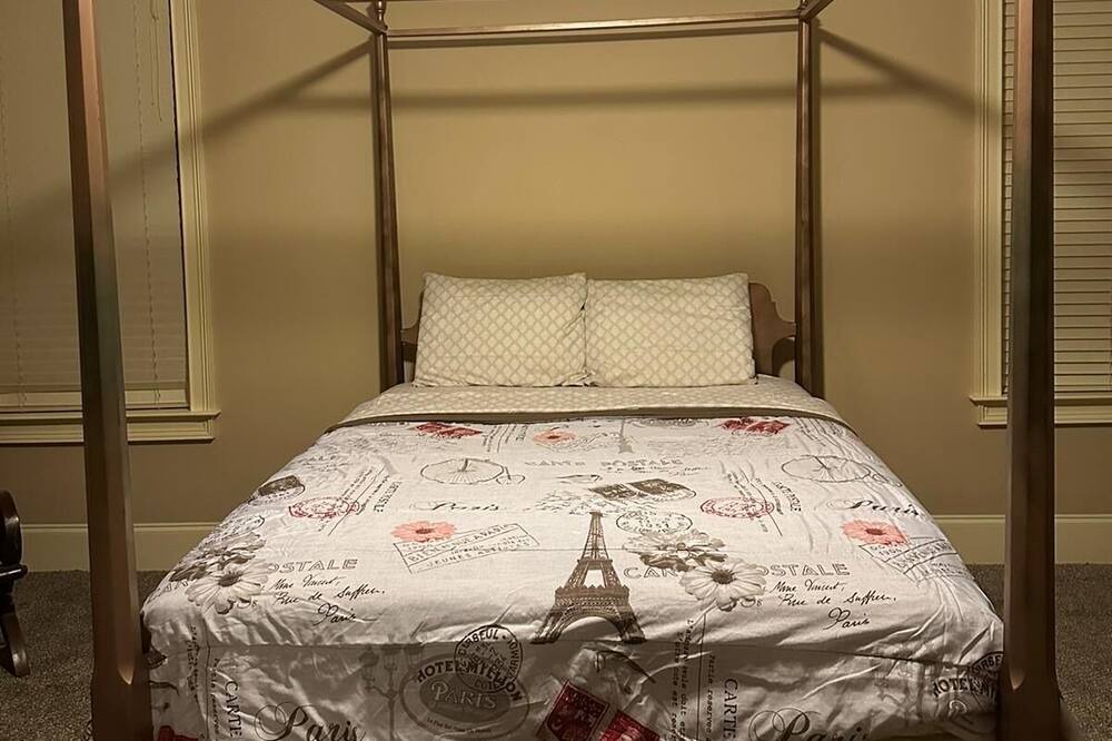 Photo of Bedroom in Roswell