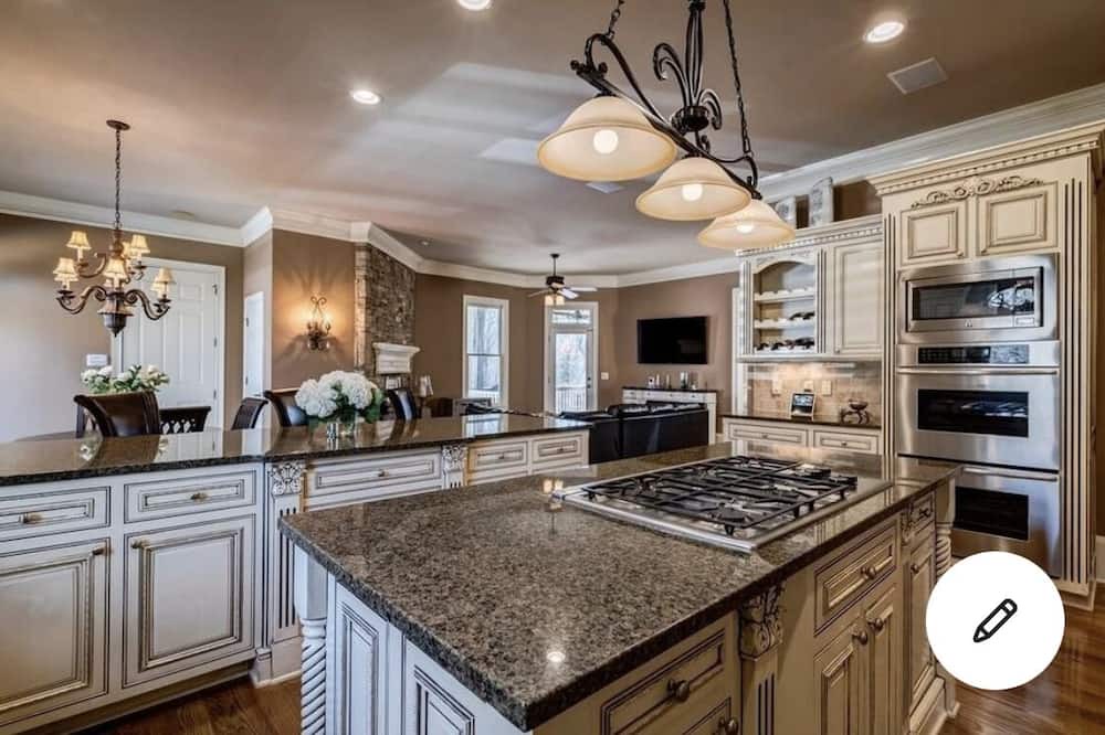 Photo of Kitchen in Roswell