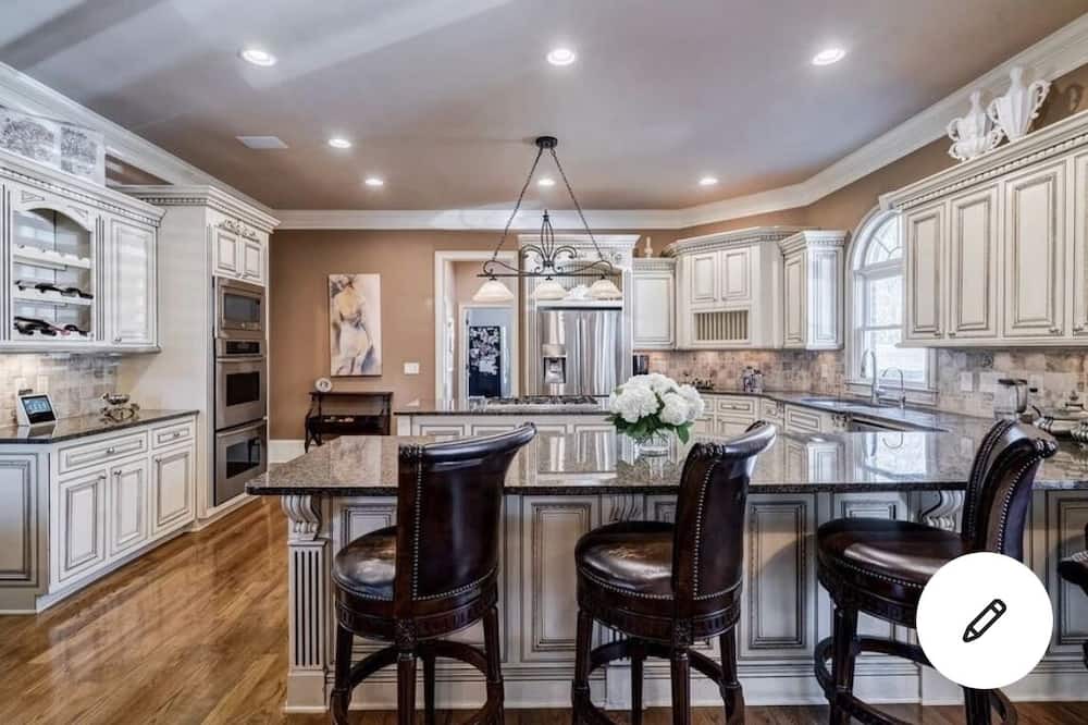 Photo of Kitchen in Roswell