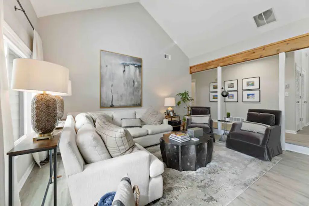 Photo of Livingroom in Roswell