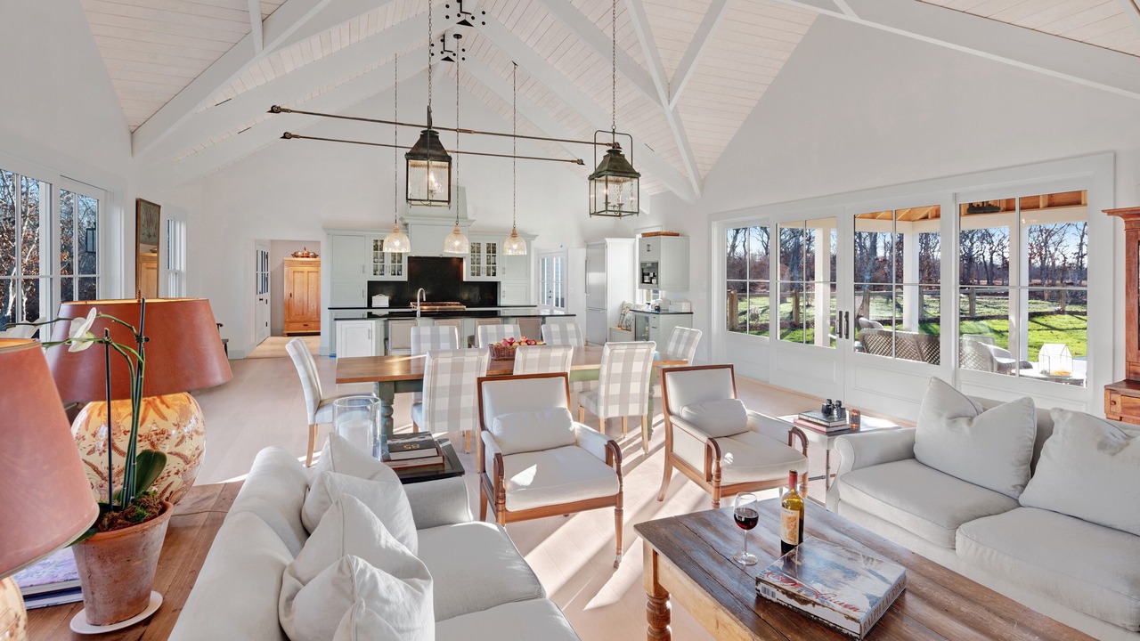 Photo of Livingroom in West Tisbury