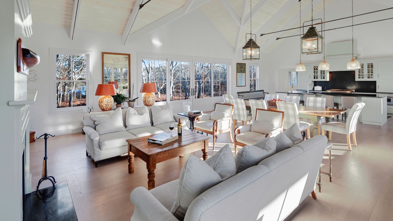 Photo of Livingroom in West Tisbury