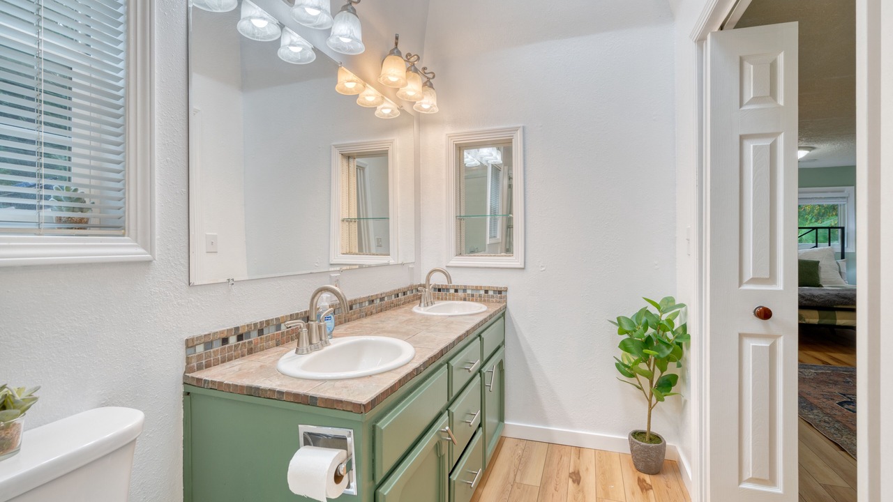 Photo of Bathroom in Zigzag