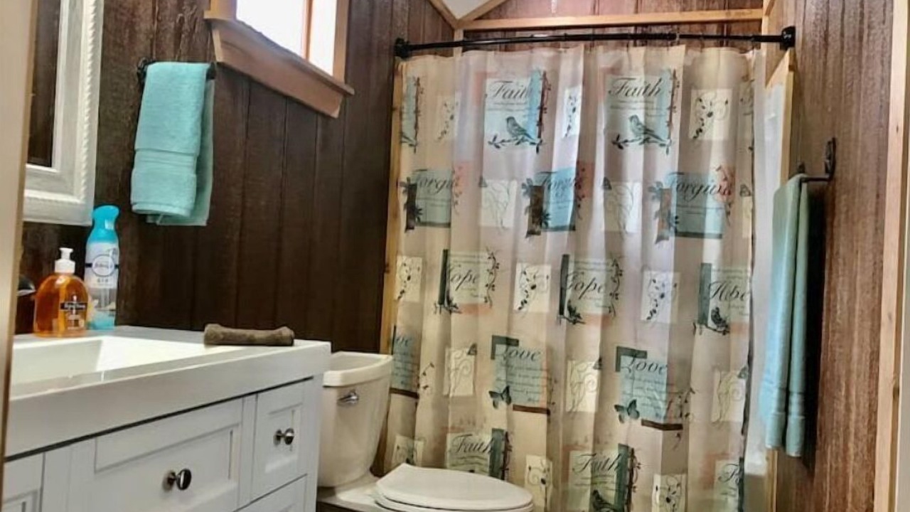 Photo of Bathroom in Ingram