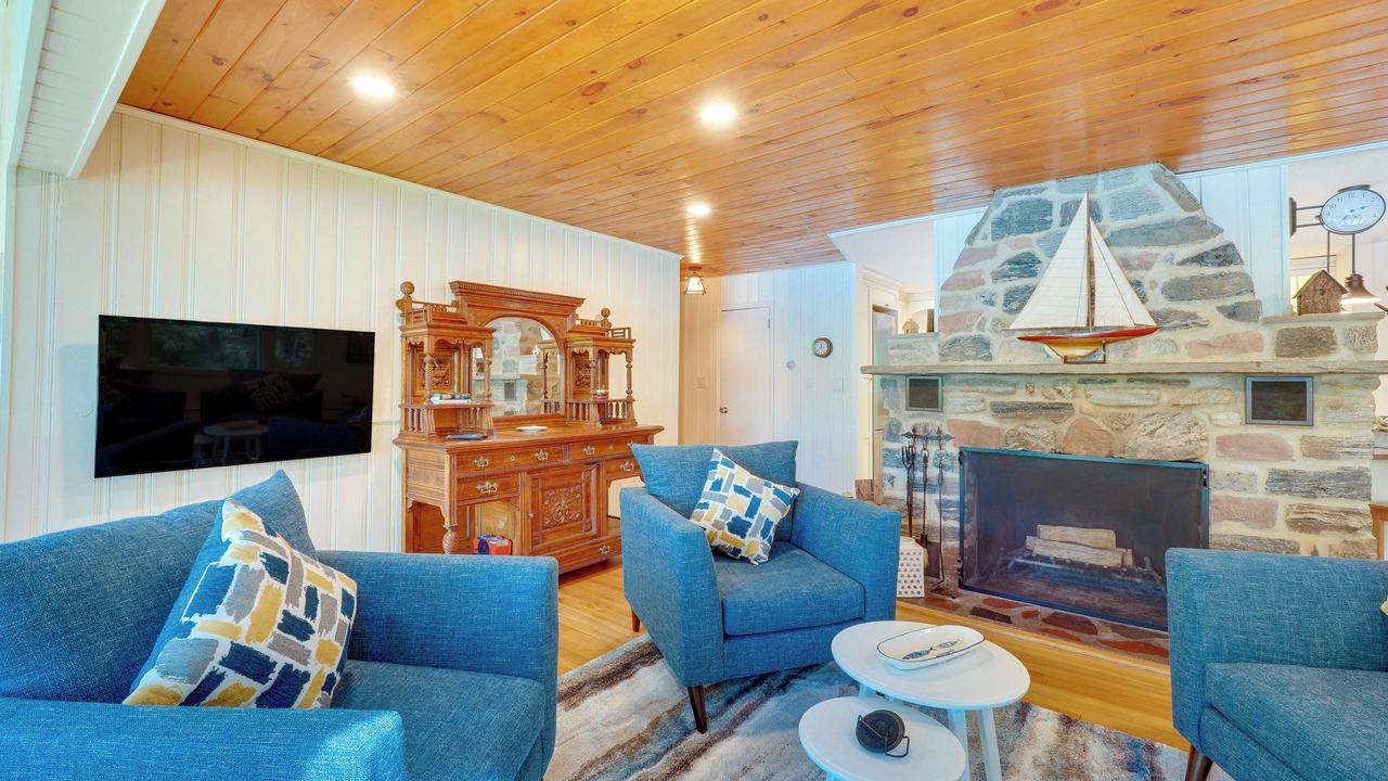 Photo of Livingroom in Brewster