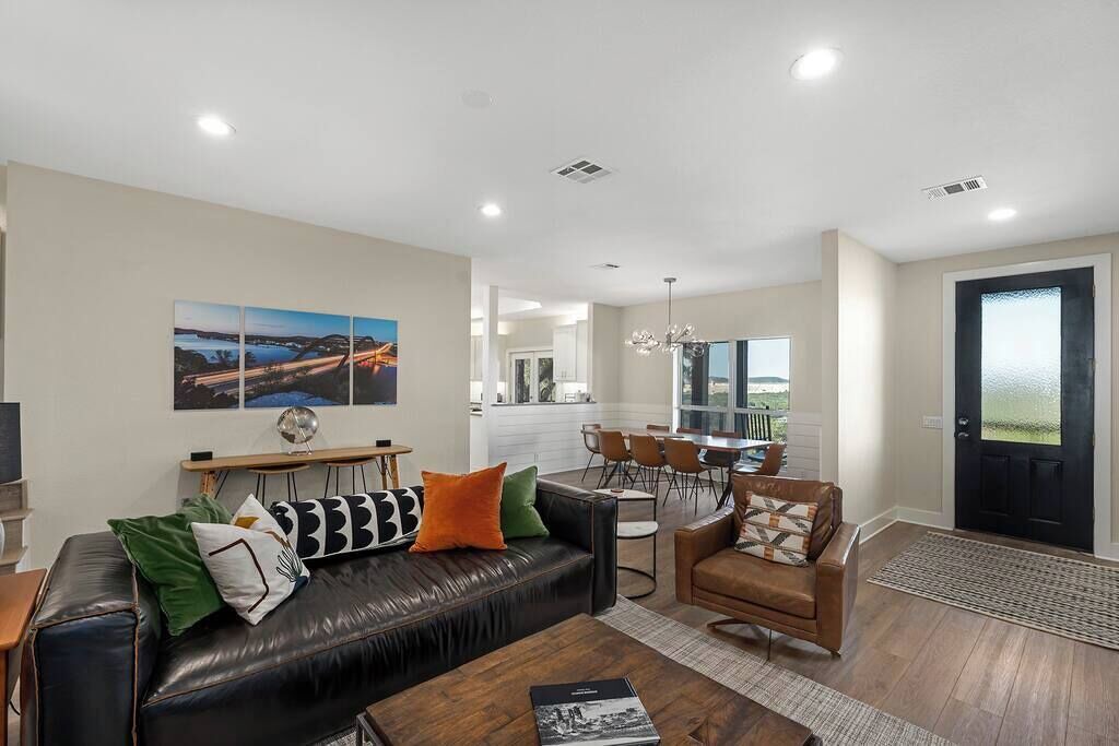 Photo of Livingroom in Apache Shores
