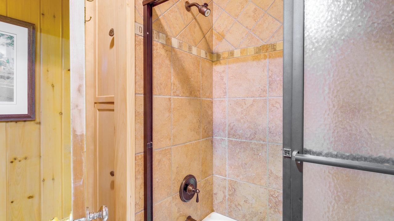 Photo of Bathroom in Central Lake