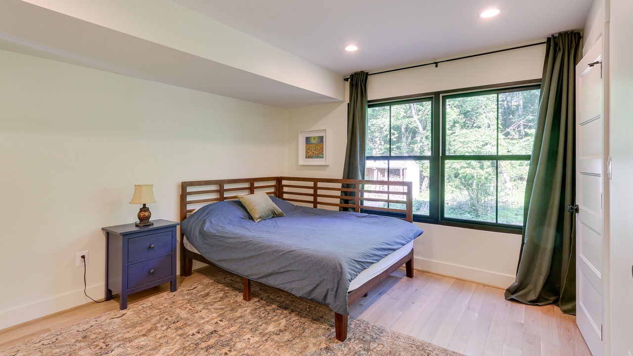 Photo of Bedroom in Bluemont