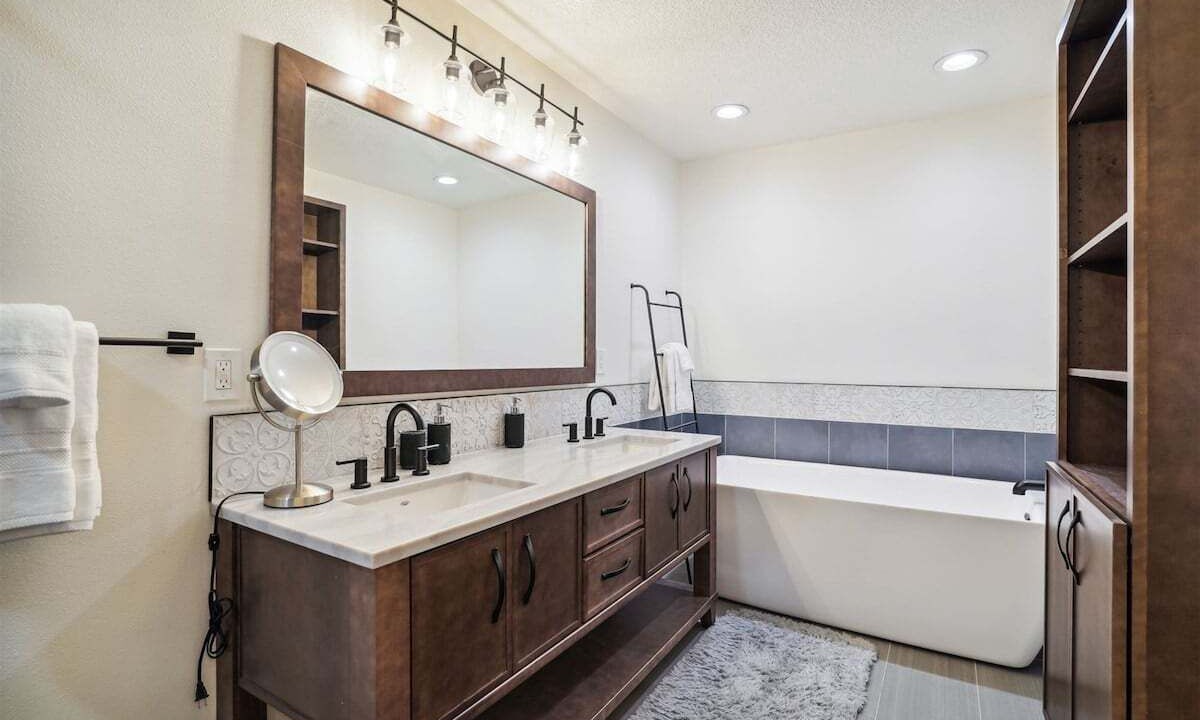 Photo of Bathroom in Downtown Cannon Beach