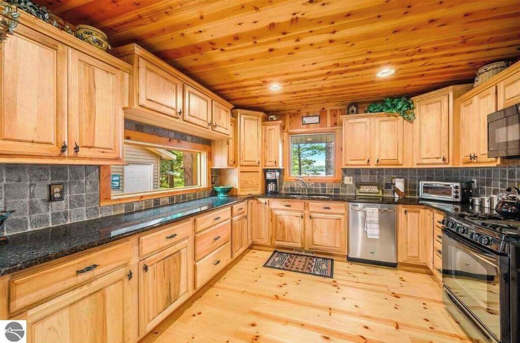 Photo of Kitchen in Grayling