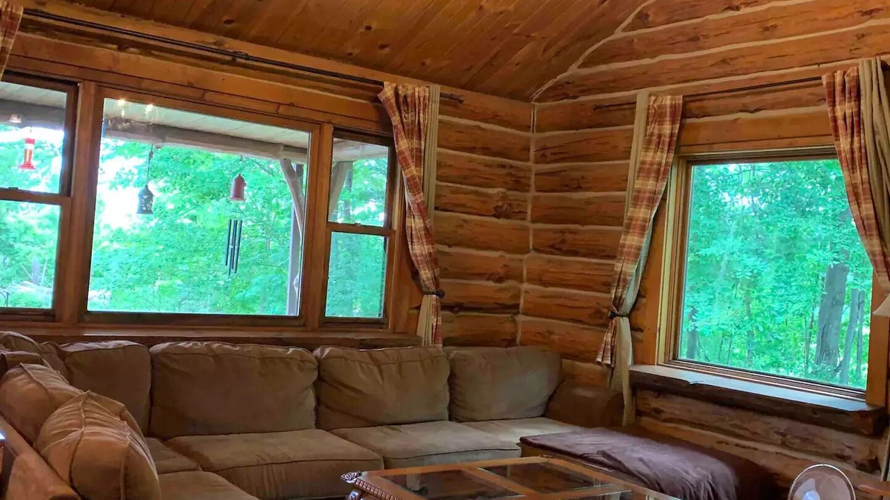 Photo of Livingroom in Branch