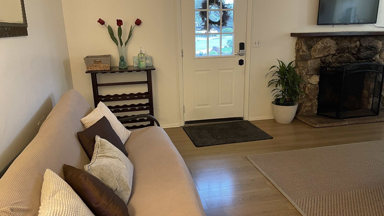 Photo of Livingroom in Campbell