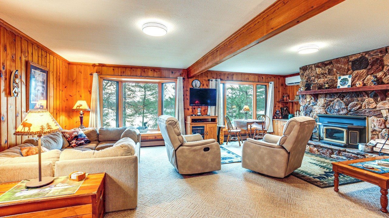 Photo of Livingroom in Arbor Vitae