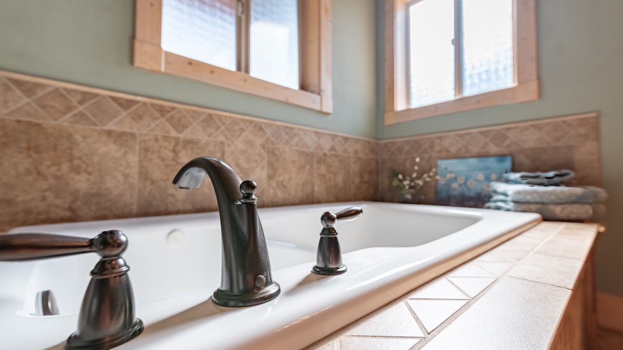 Photo of Bathroom in Island Park