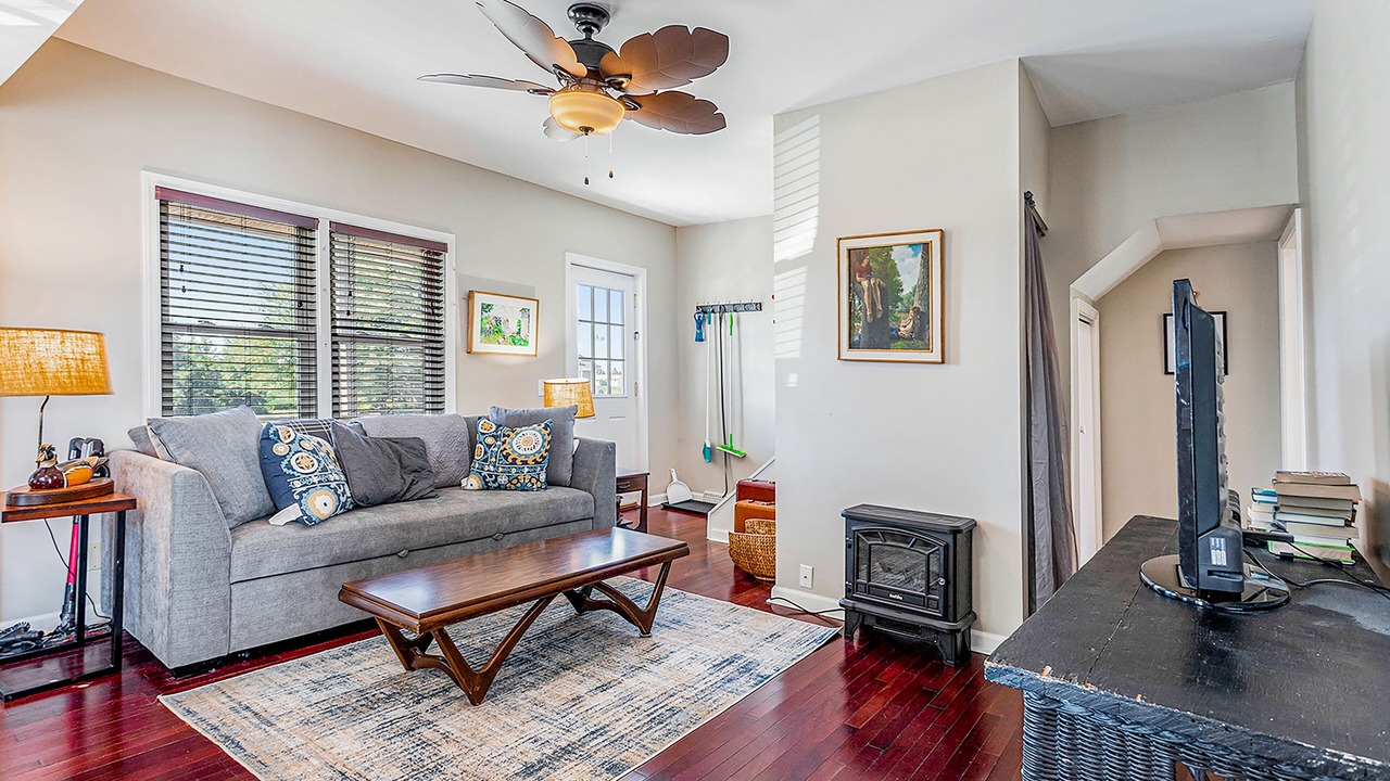 Photo of Livingroom in Three Oaks