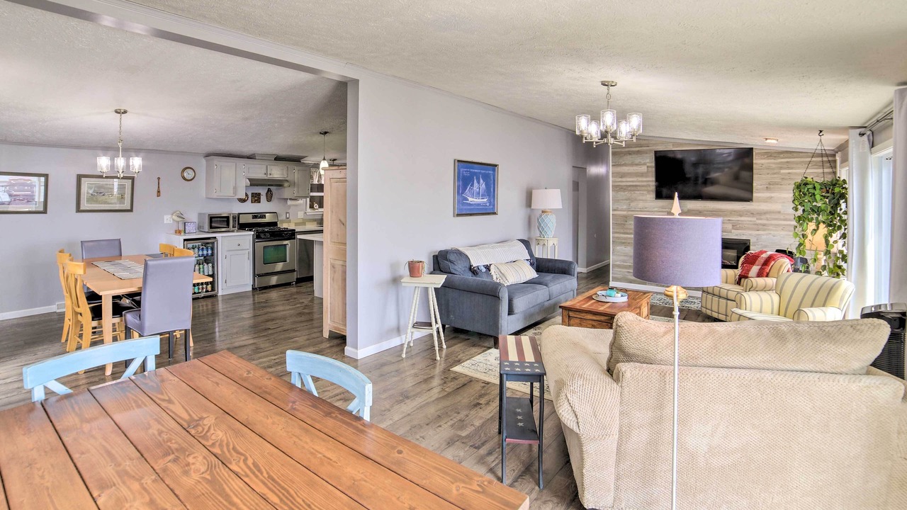 Photo of Livingroom in Michigan Center