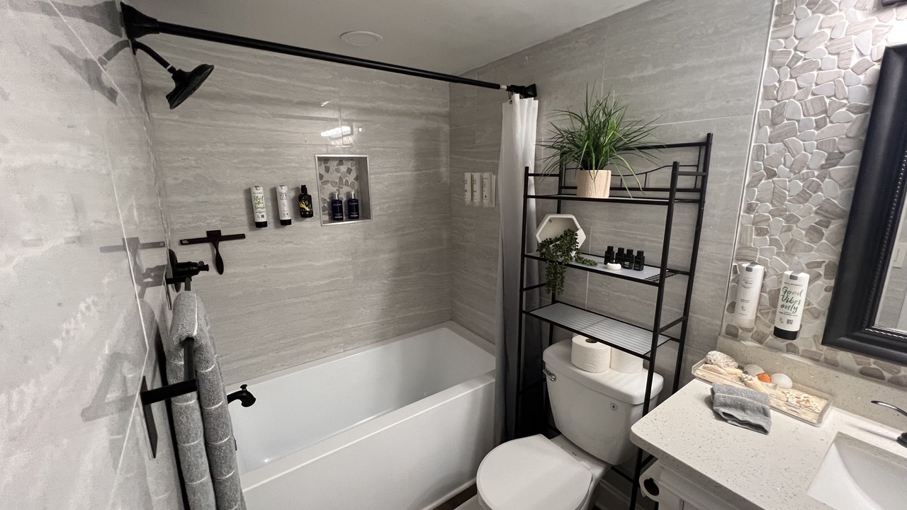 Photo of Bathroom in Island Estate